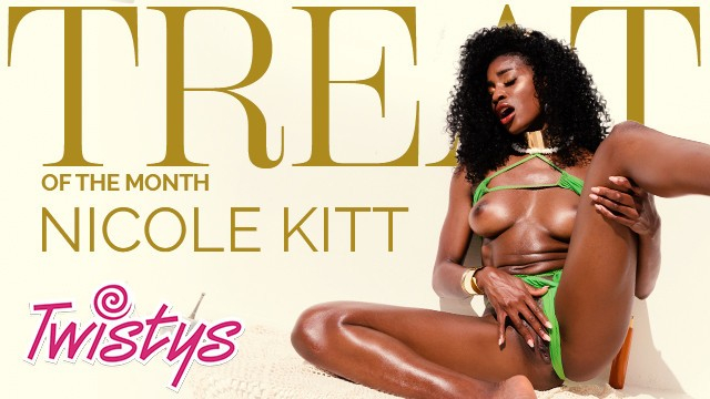 Zenci Kız Fotoğraf Çekimlerinden Sonra Orgazm Oluyor [HD] - Notmik